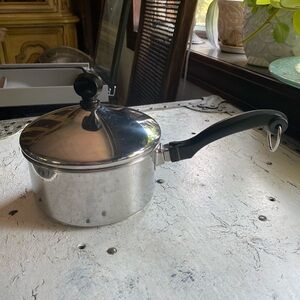 1 Quart Farberware Stainless Steel Pan & Lid
